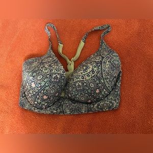 Victoria Secret Lightly lined plunge bra 32DD